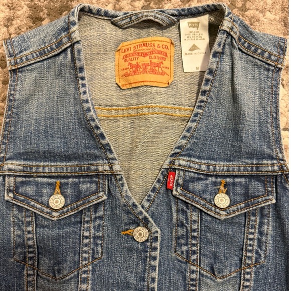 Levi Vintage Retro Trucker Button Front Collarless Denim Jean Vest Womens M - Picture 7 of 10